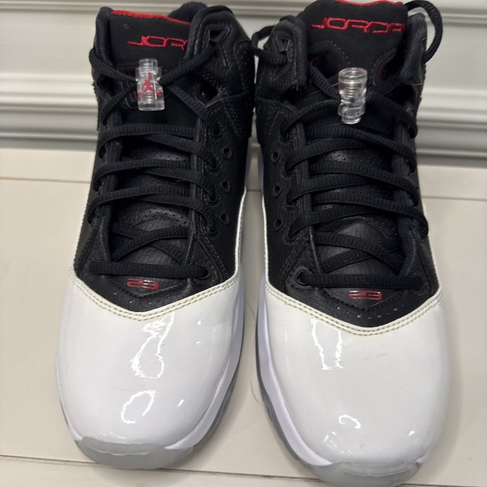 Nike Air Jordan B'Loyal Black/Varsity Red White Youth Size 6Y. CK1425-016. READ